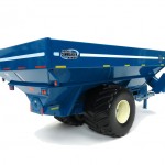 1/16 KINZE® 1050 Sof-Tred Grain Cart - Image 2